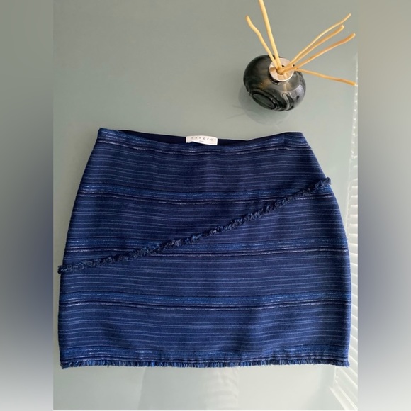 Sandro Paris - Picture 2 of 7